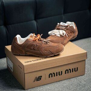 Miumiu x New Balance 530 Classic Sneake